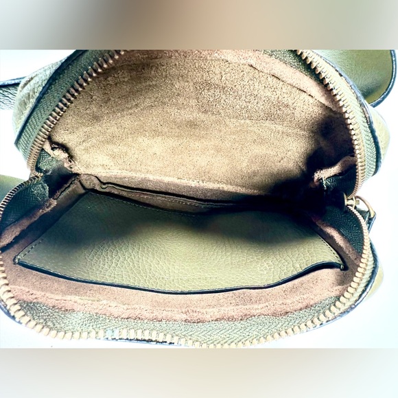 Calvin Klein Unisex Pebble Leather Fanny Bag in Olive - Picture 10 of 10
